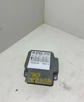 Volkswagen Touran I Airbag control unit/module 1T0909605