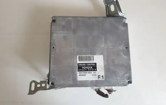 Toyota Corolla Verso E121 Engine control unit/module 896610F010