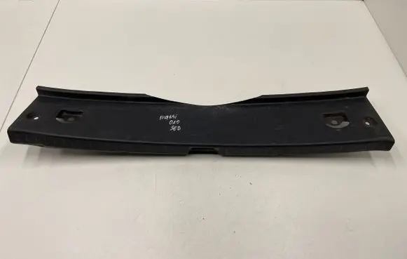 Toyota Avensis T270 Trunk/boot sill cover protection 5838705100