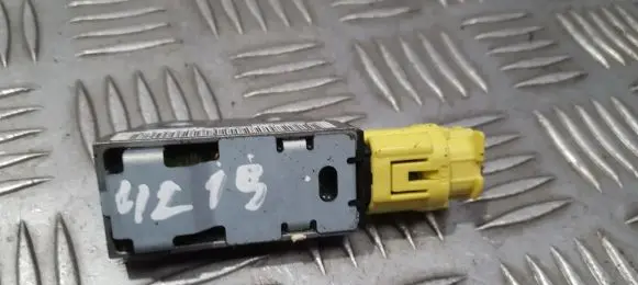 Nissan X-Trail T30 Airbag deployment crash/impact sensor