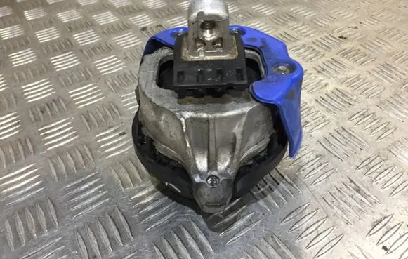 BMW M4 G82 G83 Engine mounting bracket 9503432BMWTOMBMW