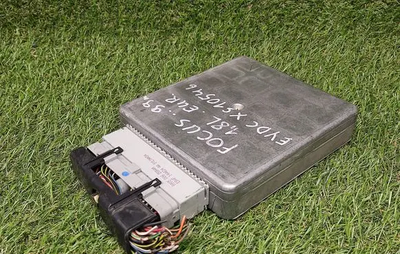 Ford Focus Engine control unit/module ECU 98AB12A650CFH