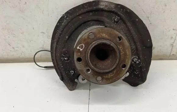 BMW 1 F20 F21 Front wheel hub 6792286