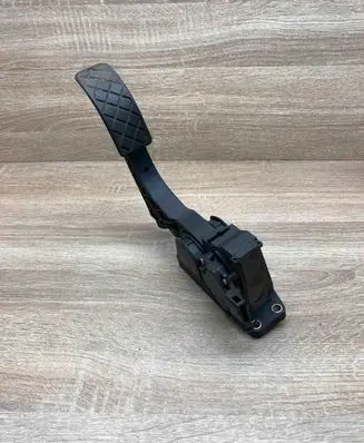 Volkswagen Golf IV Accelerator throttle pedal 1J1723503T 0281002344