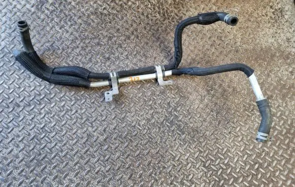 Jeep Grand Cherokee Engine coolant pipe/hose 1050130 1050123