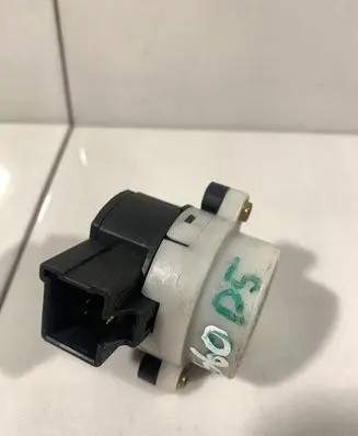Volvo S60 Ignition lock contact 8645228