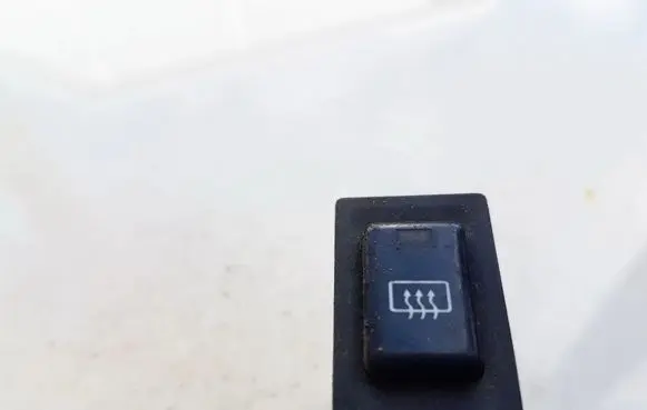 Opel Monterey Windscreen/window heater switch