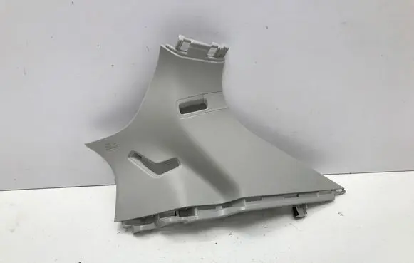(D)pillar trim (top)
