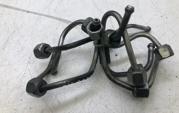 Nissan Qashqai Fuel injector supply line/pipe 