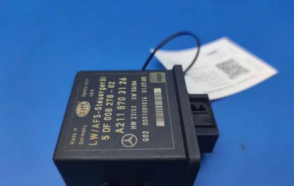 Mercedes-Benz E W211 Light module LCM A2118703126 5DF00817802