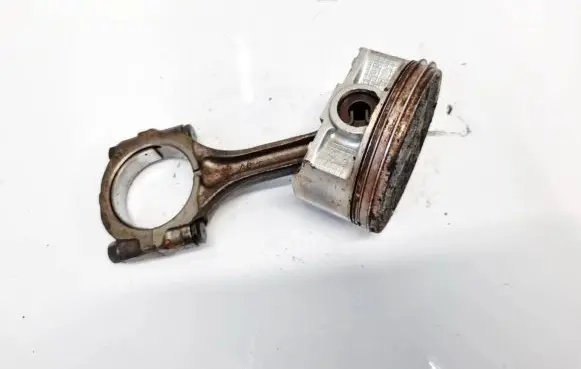 Subaru Outback Piston with connecting rod