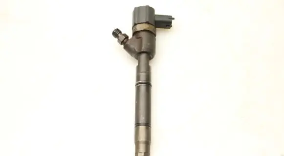 Hyundai i40 Fuel injector 338002A800