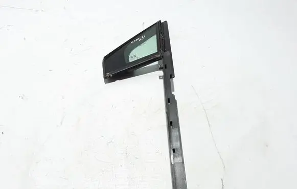 Renault Captur II Front door vent window glass four-door 802633590R