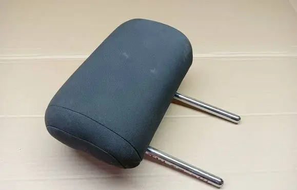 Volkswagen PASSAT B8 Rear seat headrest