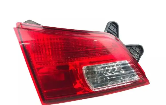 Subaru Outback Tailgate rear/tail lights 13220072
