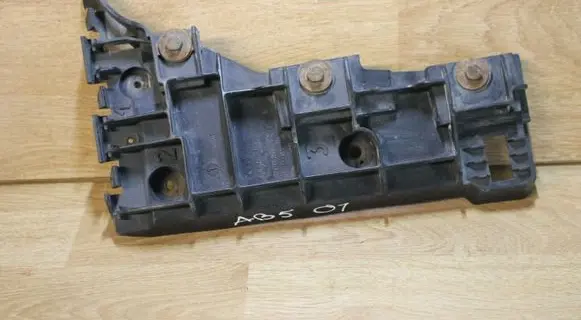 Audi A4 S4 B5 8D Front bumper mounting bracket 8D0807283AA