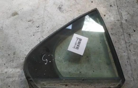 Honda Accord Rear vent window glass as2