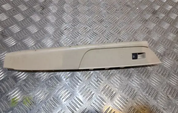 Volkswagen Touareg II Other rear door trim element 7P6867364