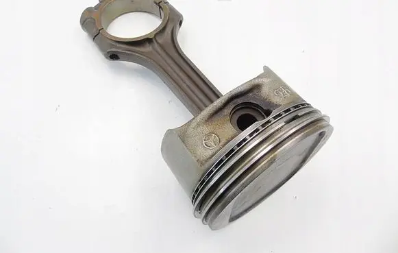 Mercedes-Benz G W463 2nd Gen Piston with connecting rod 097026