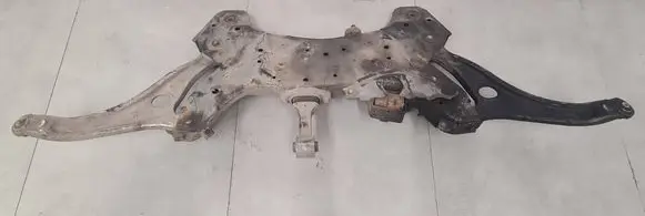 Hyundai i40 Front subframe 624013Z850