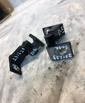 Volkswagen Jetta VI Rear door hinge set 8k0831402a