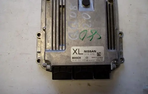 Nissan Qashqai+2 Engine control unit/module 0281011859 23710JD78E