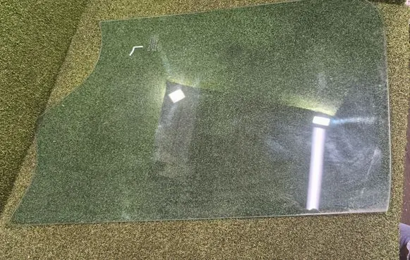 Renault Master III Front door window/glass (coupe) E143R001583 DOT682AS2M3232