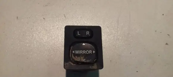 Wing mirror switch