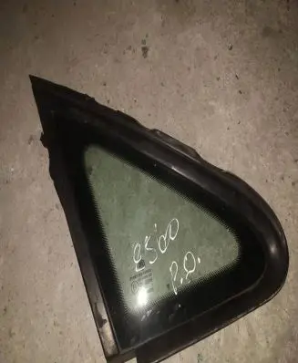 Volkswagen Golf Plus Front triangle window/glass 