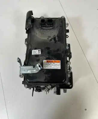 Voltage converter inverter