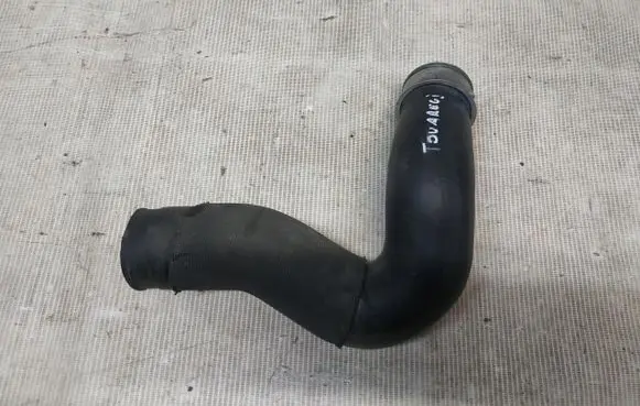 Audi Q7 4L Intercooler hose/pipe 7L6145738