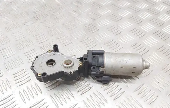 Toyota Avensis T250 Seat adjustment motor 8582033020 43944010080 1620006861