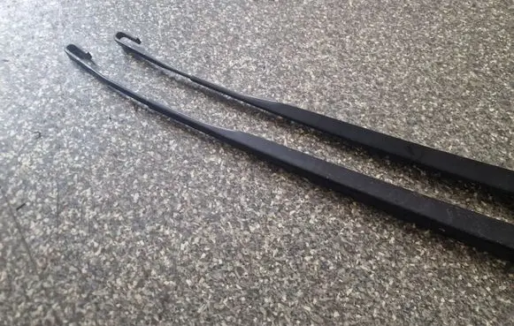 Honda HR-V Front wiper blade arm
