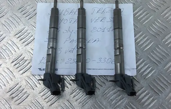 Subaru Trezia Fuel injector 2367033060