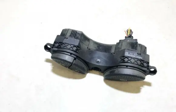 Ford Focus Windscreen/window heater switch 98ag19a945bg