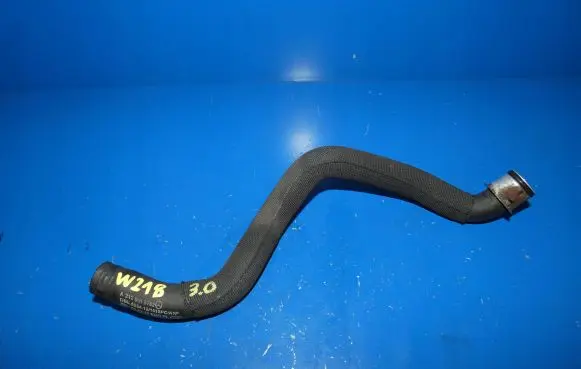 Mercedes-Benz CLS C218 X218 Engine coolant pipe/hose A2125015782
