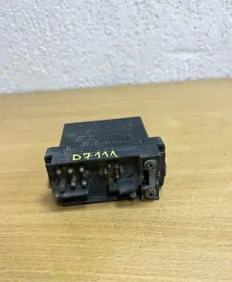 Mercedes-Benz E W210 Other relay 0025450632 D7111