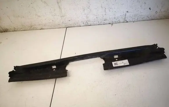 BMW 5 E60 E61 Radiator mount bracket 51717050650