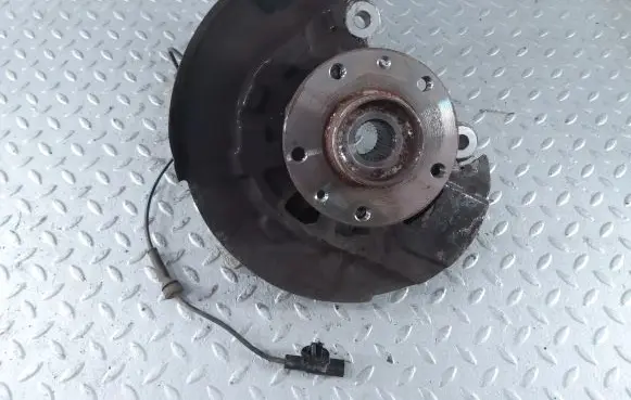 Nissan Qashqai J12 Front wheel hub 400146UA0A