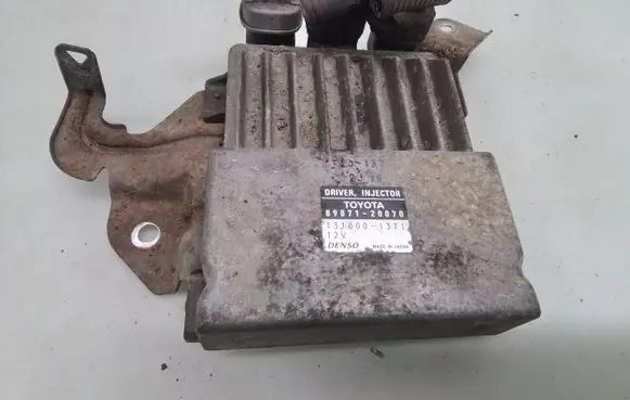 Toyota Avensis T250 Fuel injection control unit/module 8987120070