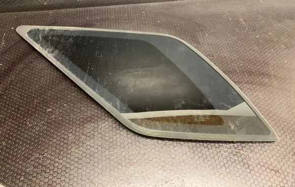 KIA Sorento Rear side window DOT772AS2M435 43R000070 E000472
