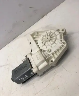 Audi A5 Sportback 8TA Front door window regulator motor 8K0959802A 103N666633110 150420260022