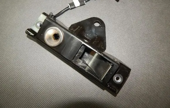 Volkswagen Golf VI Convertible roof lock/latch 8P7871444D