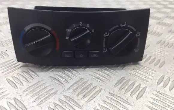 Mitsubishi Space Star Interior fan control switch MN140637