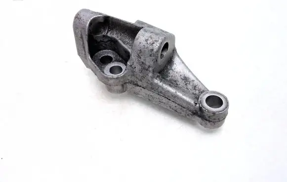 BMW 5 E60 E61 Generator/alternator bracket 7793090