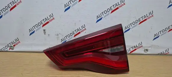 Tailgate rear/tail lights