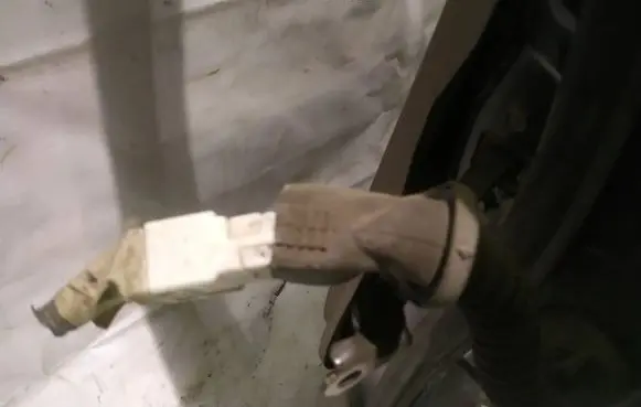 Nissan Murano Z50 Rear door check strap stopper