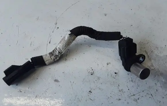 Volvo V70 Crankshaft position sensor 30713485