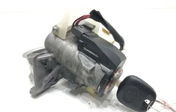 Toyota Auris 150 Ignition lock N0502638