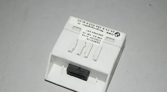 BMW 5 E39 Yaw turn rate sensor 8386932